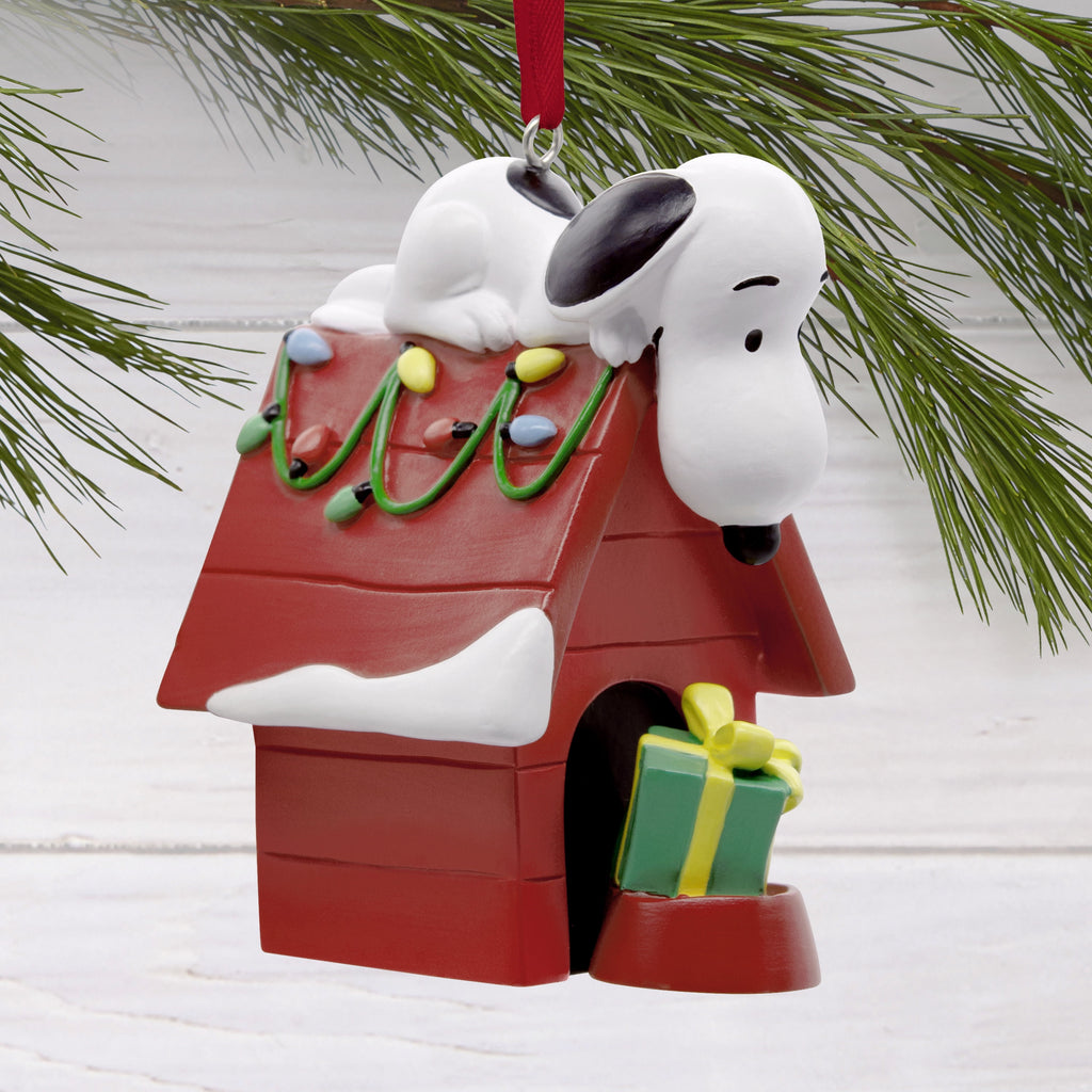 Hallmark Christmas Ornament (Peanuts Snoopy on Holiday Doghouse) , 1 Count