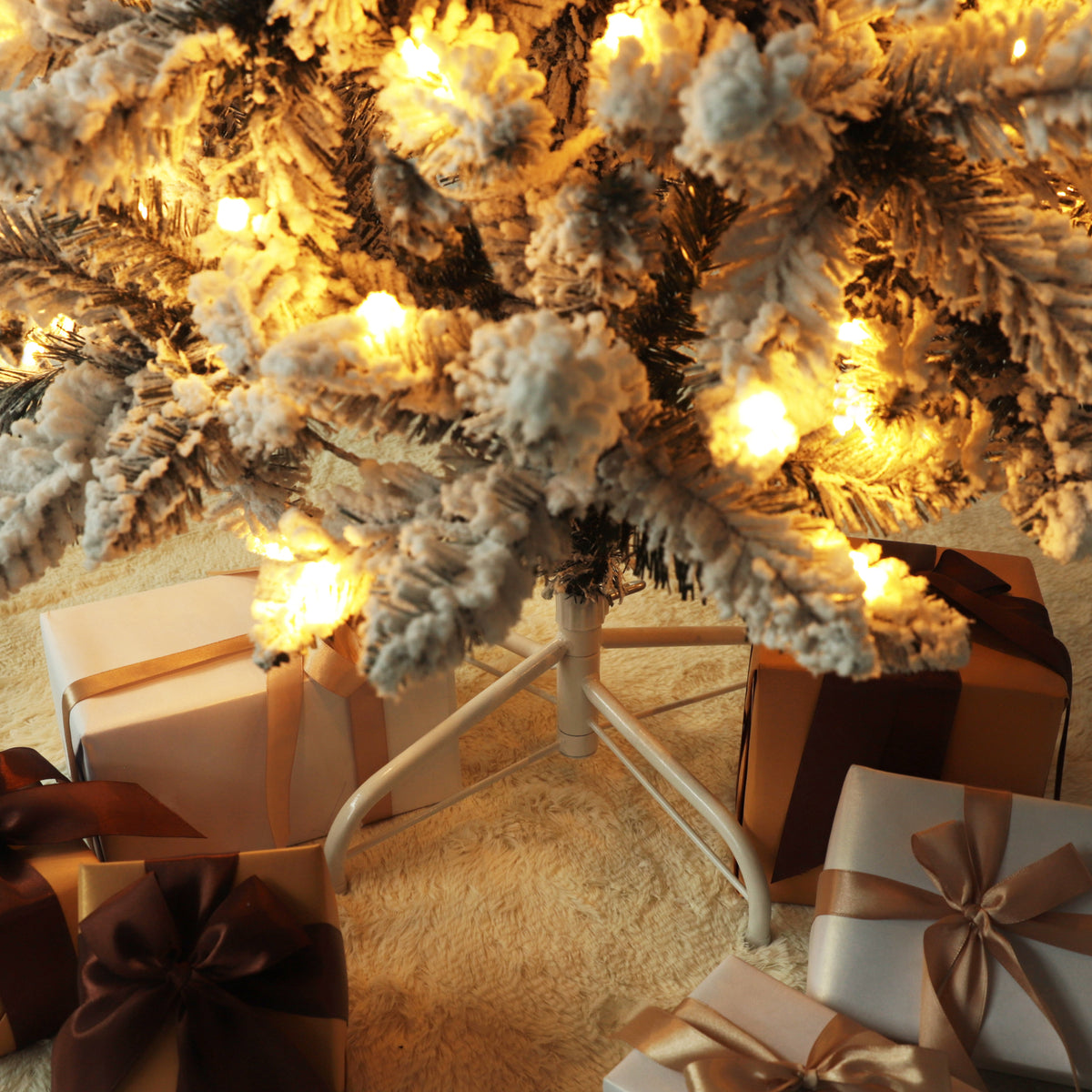 VEIKOUS 6.5ft Pre-lit Pencil Christmas Tree Slim w/250 LED Lights & Metal Stand, Green