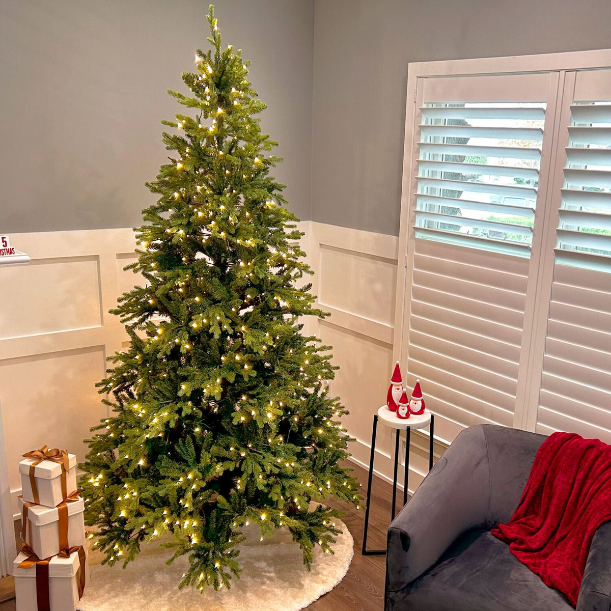 Fraser Hill Farm 7.5-Ft. Oregon Pine Christmas Tree with Dual Multicolor & Warm White LED Lights, FFOP075-6GR