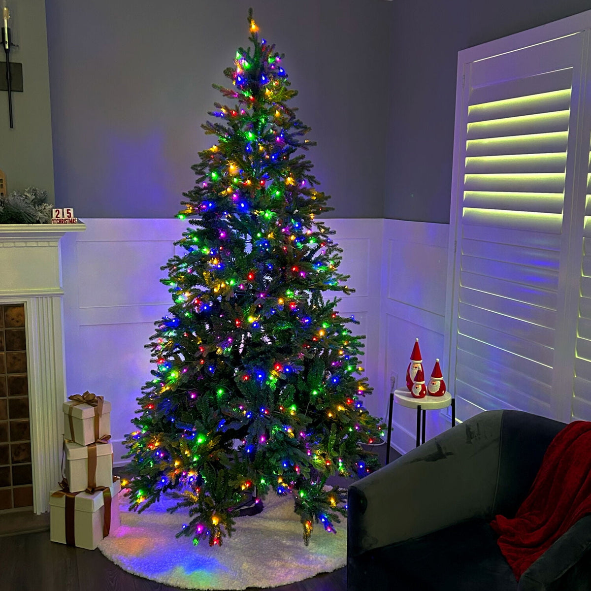 Fraser Hill Farm 7.5-Ft. Oregon Pine Christmas Tree with Dual Multicolor & Warm White LED Lights, FFOP075-6GR