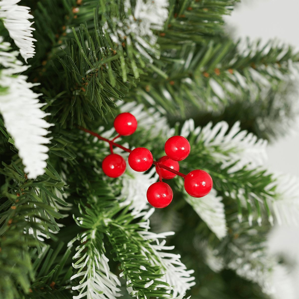 Vowella 6ft Artificial Christmas Tree with 500 PE&PVC Mixed Branch Tips, Unlit Hinged Premium Spruce Fake Xmas Trees, Sturdy Base, Green