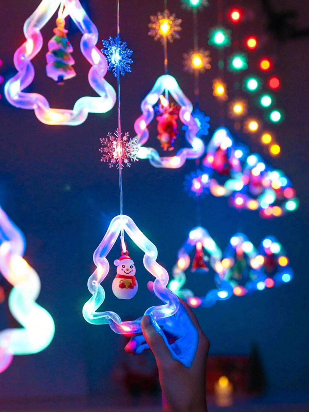 WILLED Christmas String Lights, 120 LED Window Curtain Lights with Christmas Ornaments, 9.8ft USB Powered Warm White Waterproof Fairy Lights Indoor Outdoor for Xmas Tree Patio Garden Party Home Decor