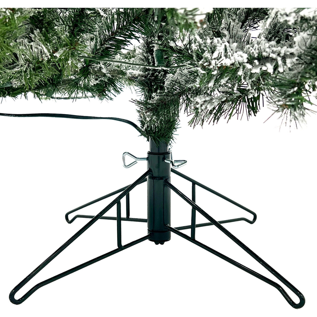 Fraser Hill Farm 6.5-Ft Flocked Mountain Pine Artificial Christmas Tree with Warm White LED Lights, FFMP065-5SN