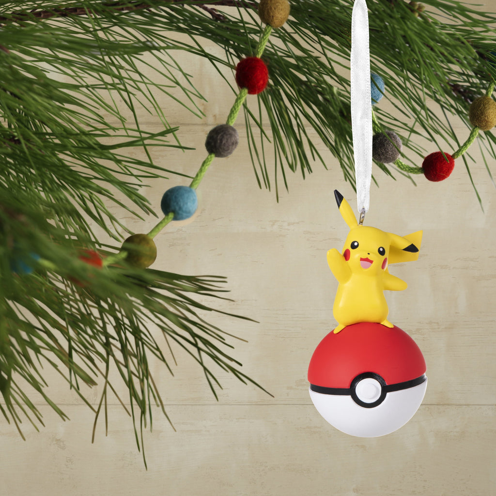 Hallmark Christmas Ornament (Pokémon Pikachu on Poké Ball), 1 Count