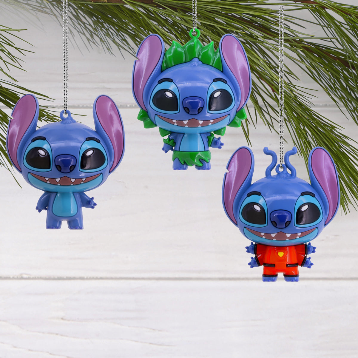 Hallmark Christmas Ornament (Disney Lilo Stitch Series 1 Mystery), 1 Count