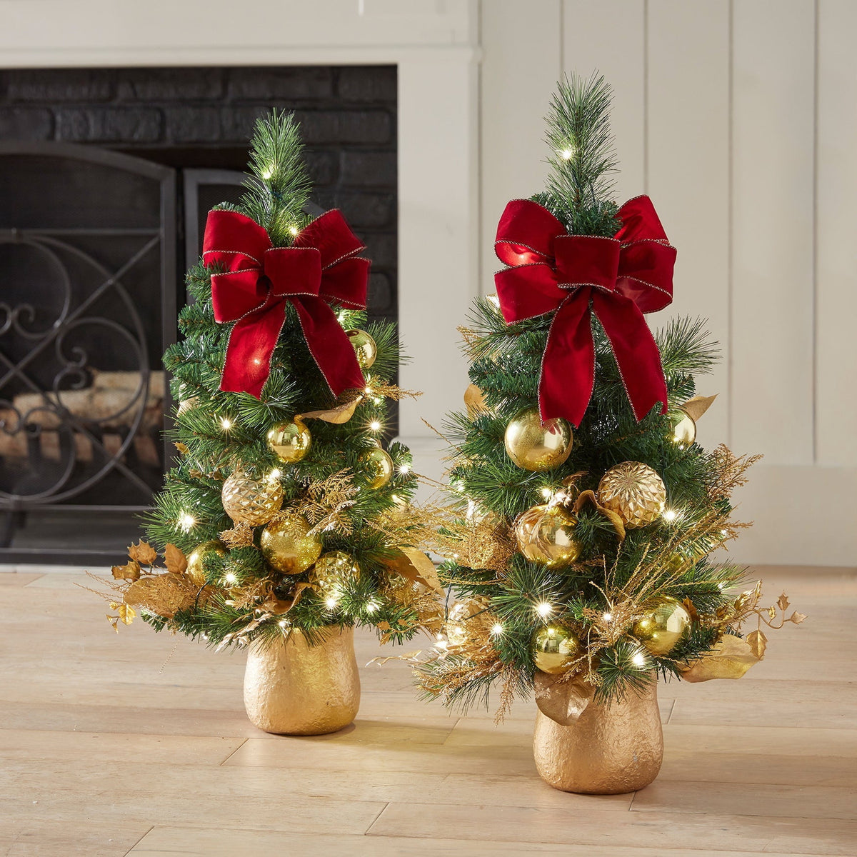 BrylaneHome 36"H Regal Pre-Lit Urn Tree