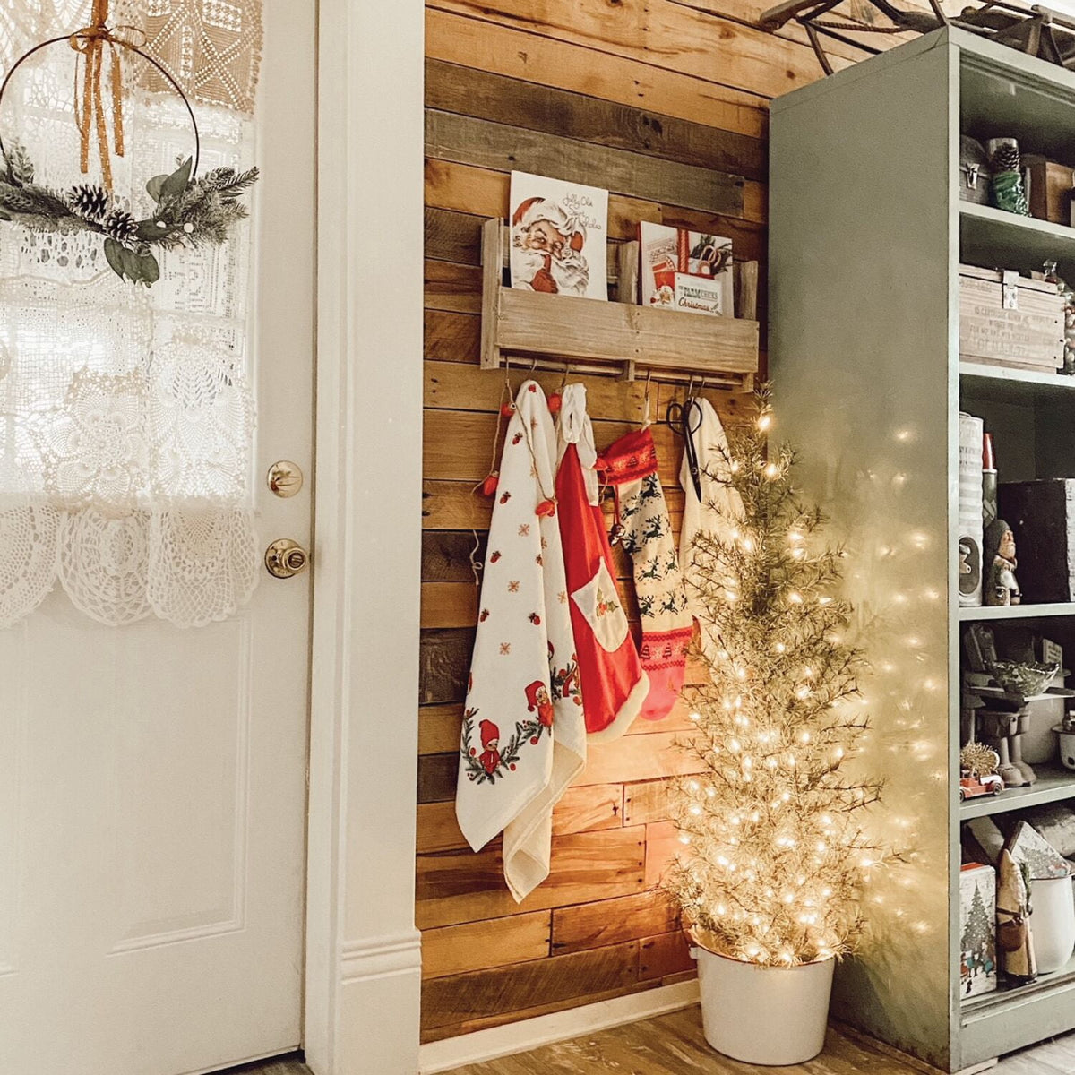 Fraser Hill Farm 4-ft. Farmhouse Fir Christmas Tree with Burlap Bag and Warm White LED Lights, FFFF048-5GR