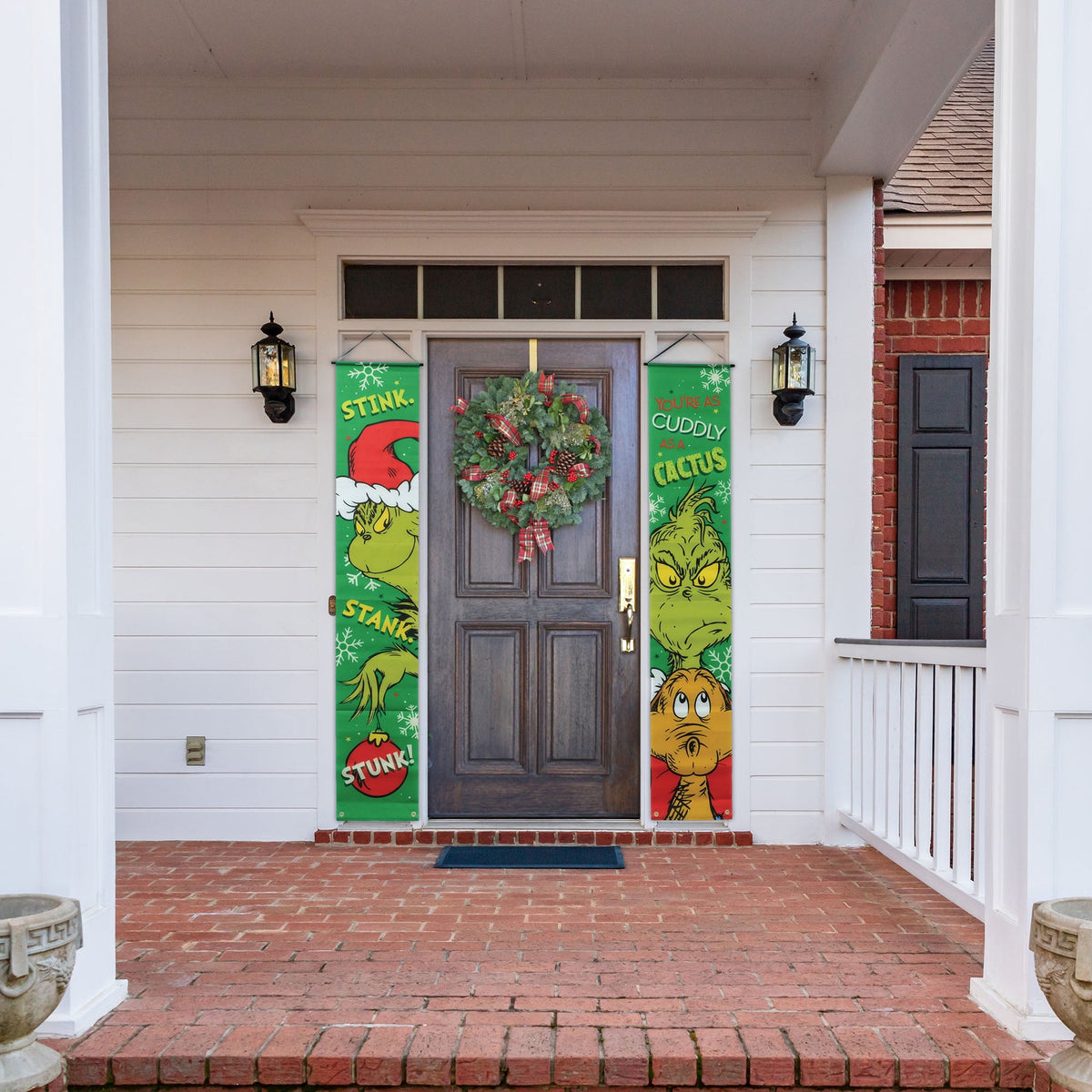 Dr. Seuss The Grinch Christmas Door Banner Set – “Cuddly as a Cactus / Stink Stank Stunk”