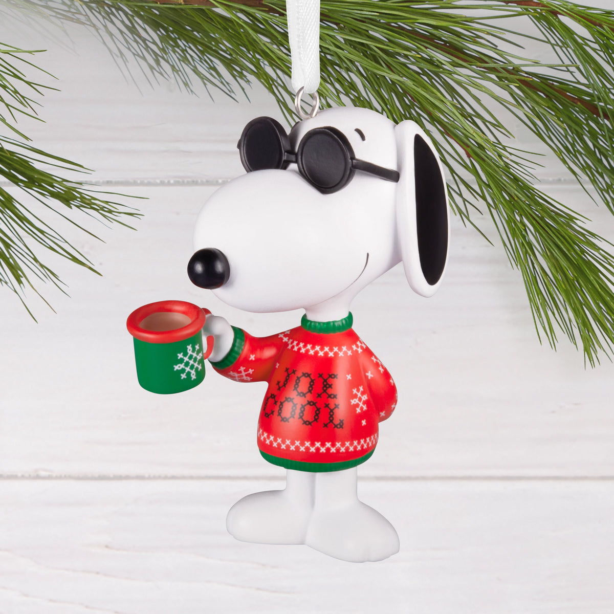 Hallmark Christmas Ornament (Peanuts Festive Joe Cool), 1 Count