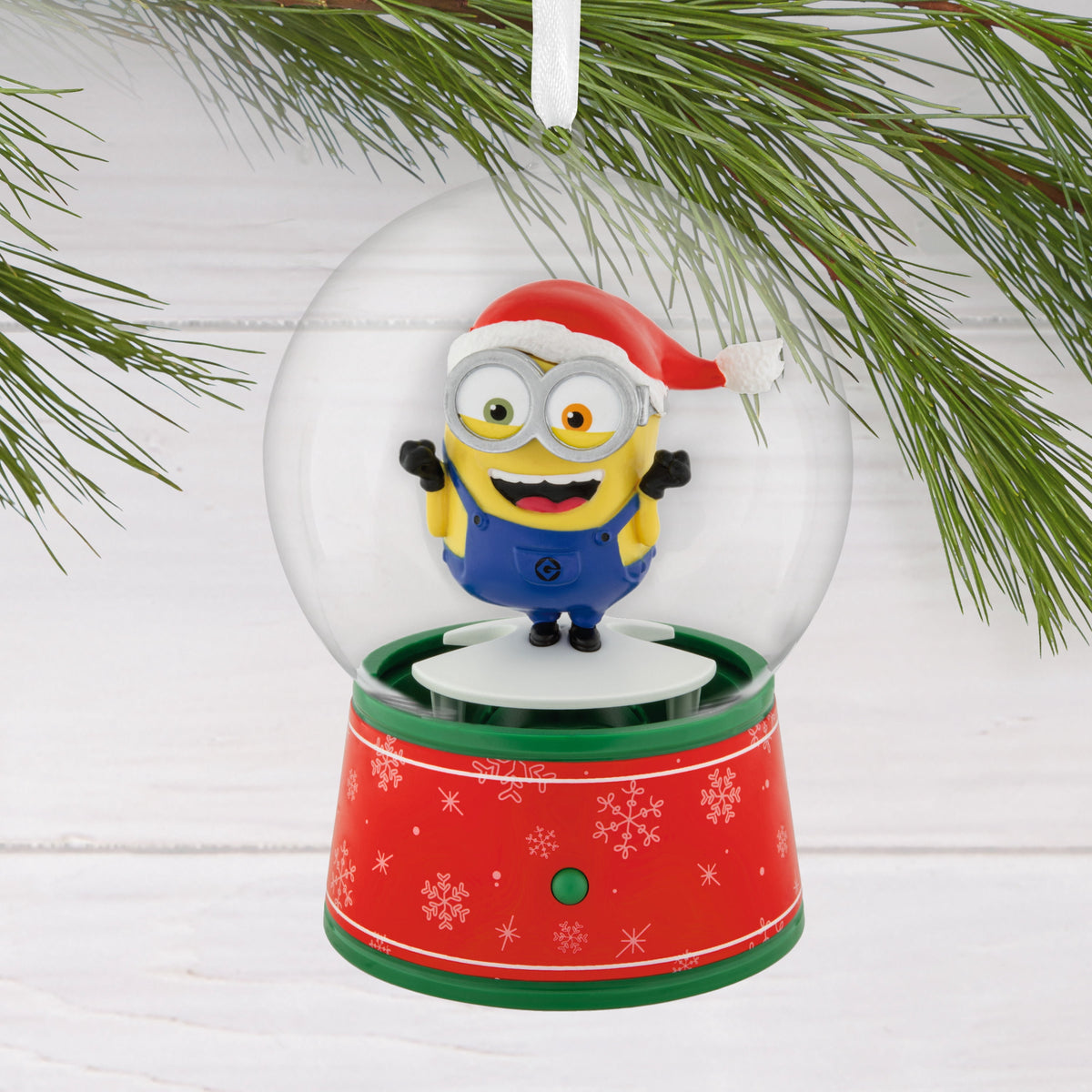 Hallmark Christmas Ornament (Minions Musical Snow Globe Motion), 1 Count