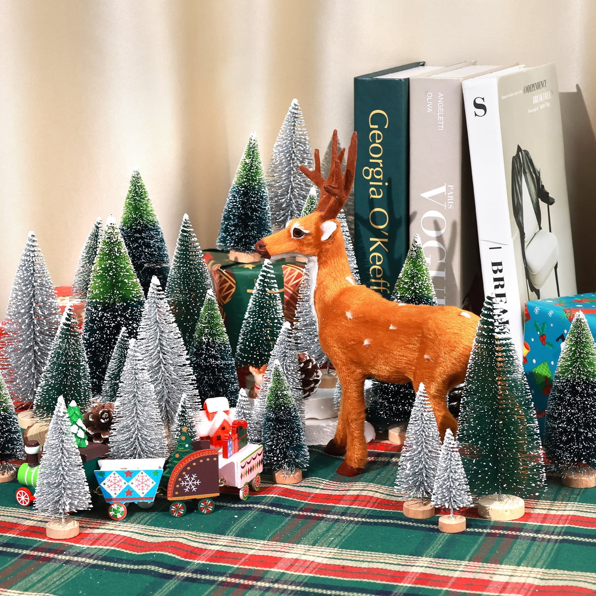 Ayieyill 30PCS Artificial Mini Christmas Trees, Mini Pine Tree Sisal Trees with Wood Base Bottle Brush Trees for Christmas Table Top Decor Winter Crafts Ornaments
